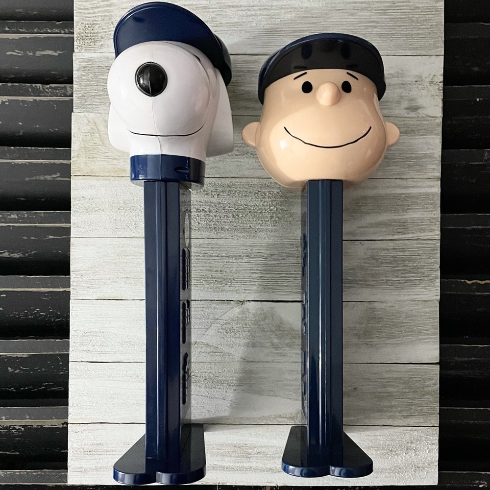 PEZ x PEANUTS x MLB NY Yankees Charlie Brown and Snoopy Giant Pez Dispensers